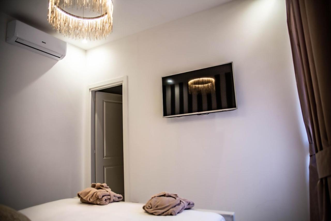 Bed and Breakfast Flyhouse Фьюмичино Экстерьер фото